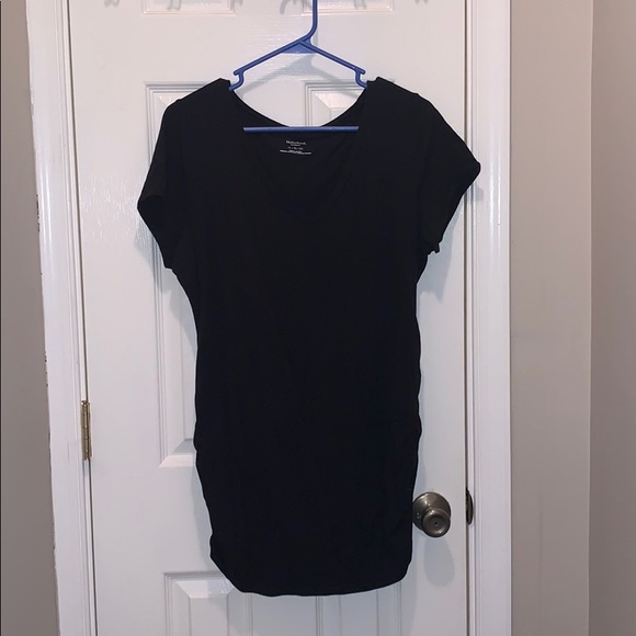 Black V neck maternity shirt - Picture 1 of 3